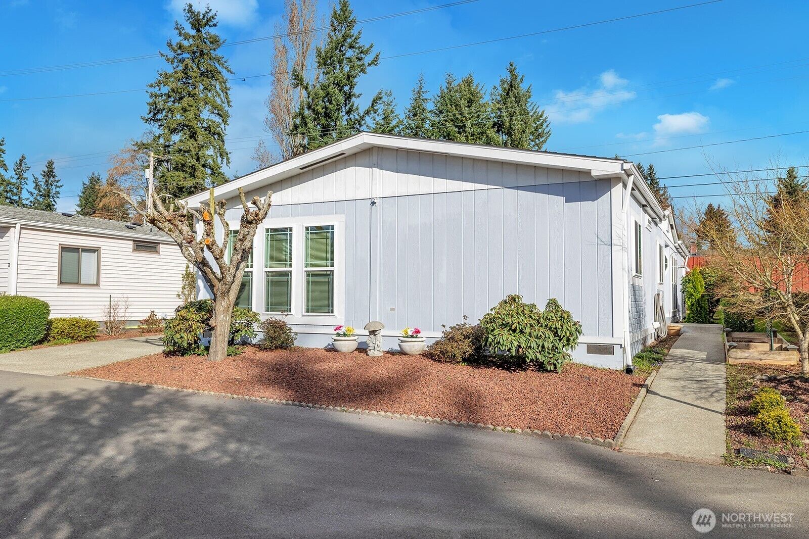 Property Photo: 2611 S 288th Street 2 WA 98003