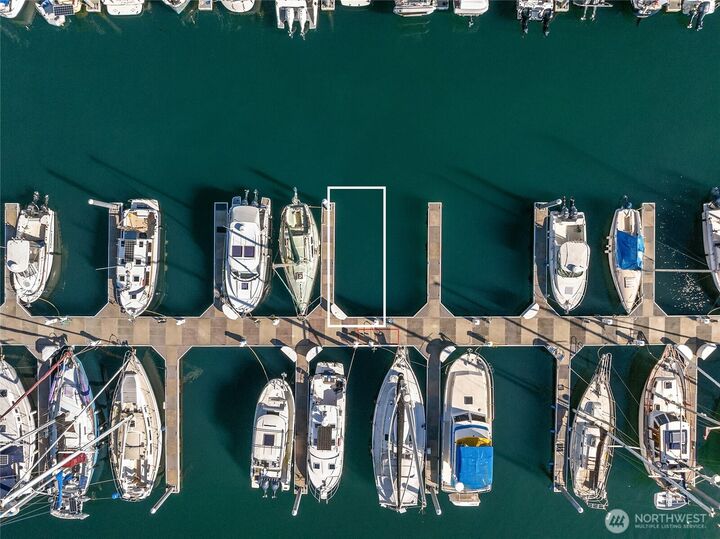 Property Photo: 141 Parfitt Way SW B41 WA 98110