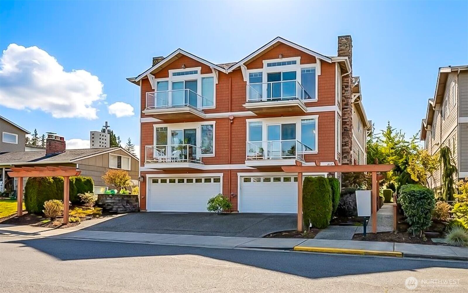 Property Photo:  626  Glen Street 201  WA 98020 