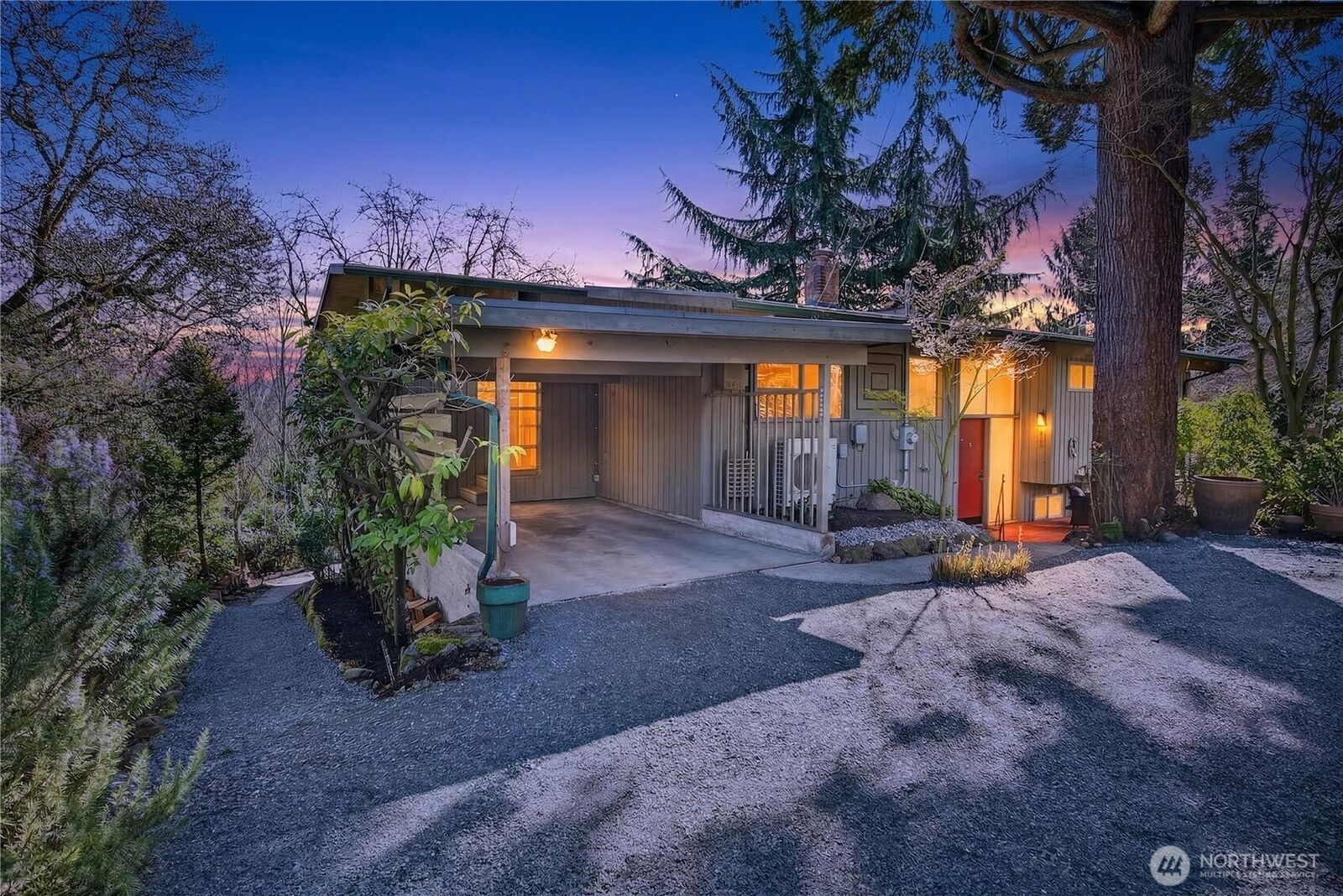 Property Photo:  3921  25th Avenue S  WA 98108 