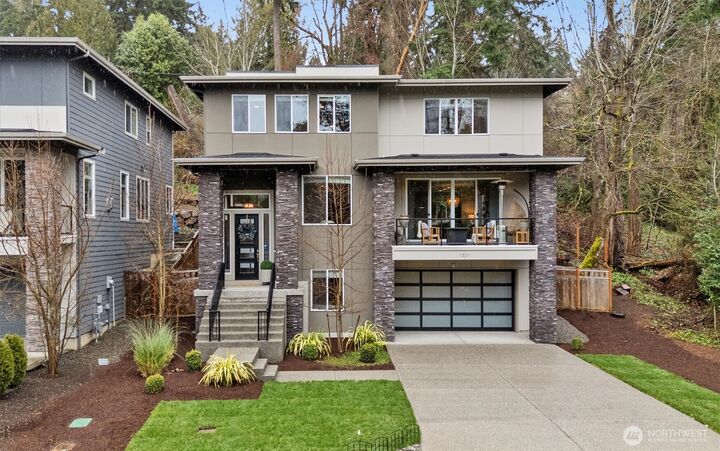 Property Photo: 7223 NE 118th Court WA 98034