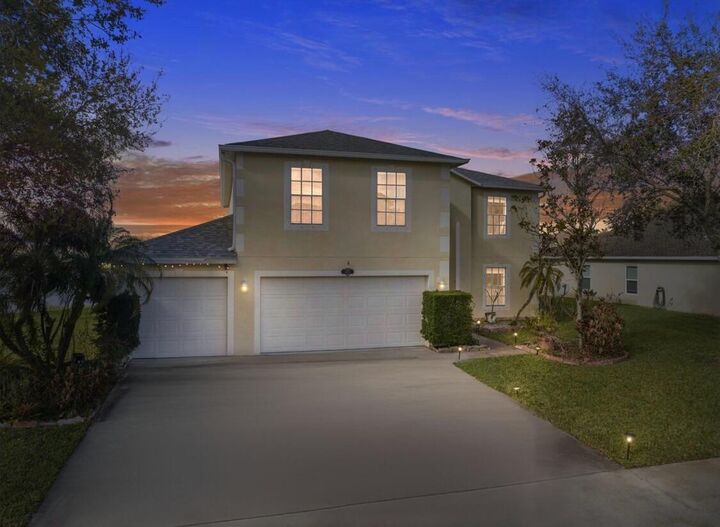 Property Photo: 6052 Ridge Lake Circle FL 32967