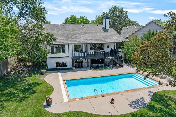 Property Photo:  8024 E Greenbriar Ct  KS 67226 