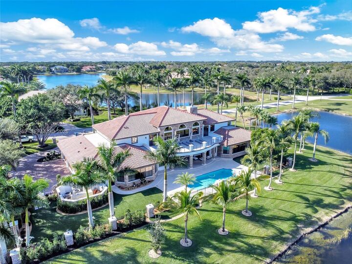 Property Photo:  2905 Paddock Rd  FL 33331 