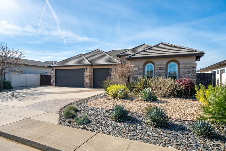 Property Photo: 3824 Thomason Trail CA 96002