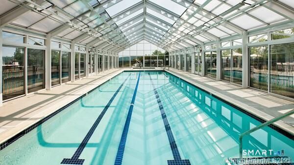 Property Photo: 424 Center Meadow Lane 424 CT 06810