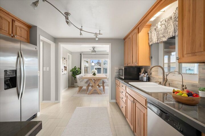 Property Photo: 3704 E 28th Ave WA 99223