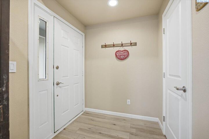 Property Photo: 6604 Gehrig Dr. WA 99301