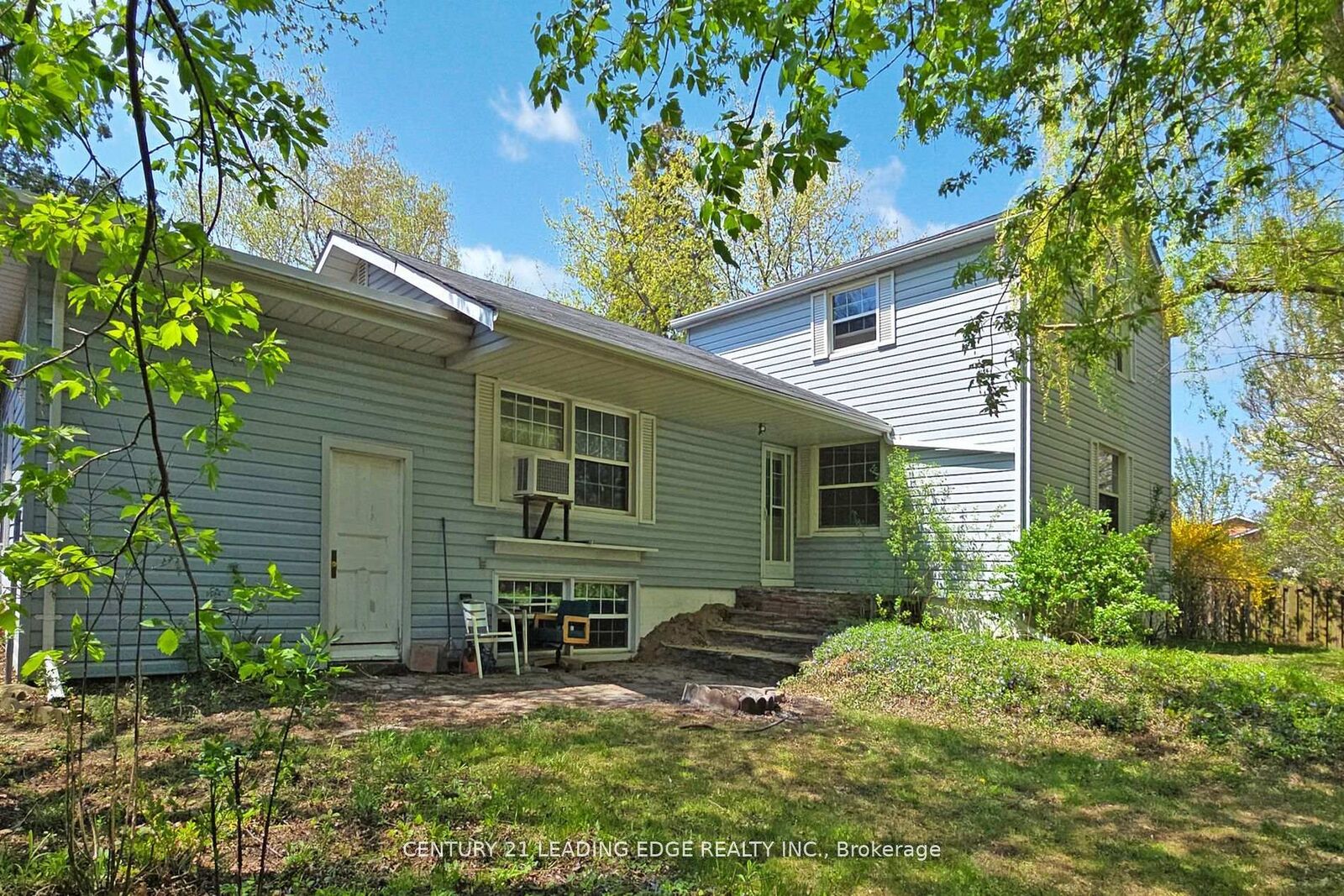 Property Photo:  21 Wexford Boulevard A  ON M1R 1K9 