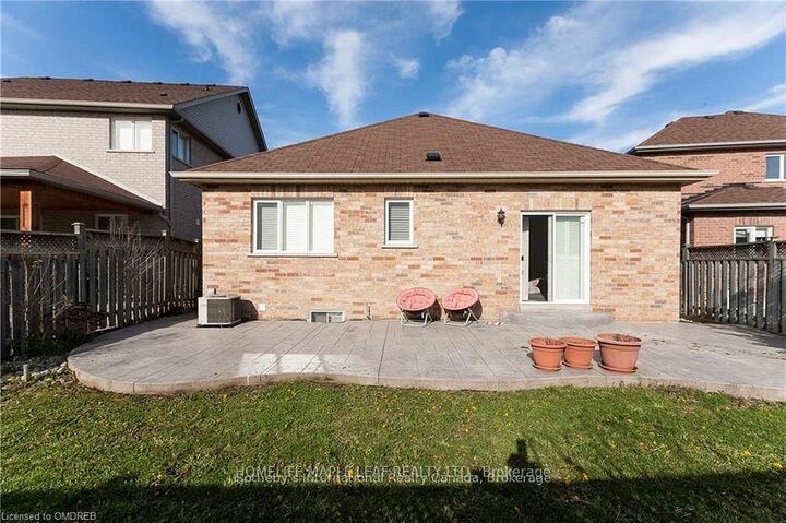 Property Photo:  694 Gypsy Fly Crescent  ON L5W 1H5 