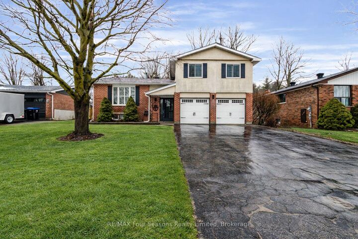 Property Photo: 218 Datas Drive ON L0M 1S0