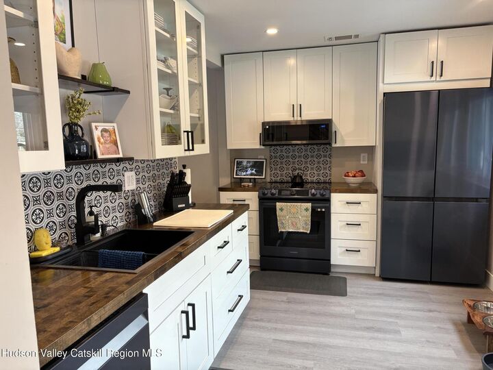 Property Photo:  204 Village  NY 12401 