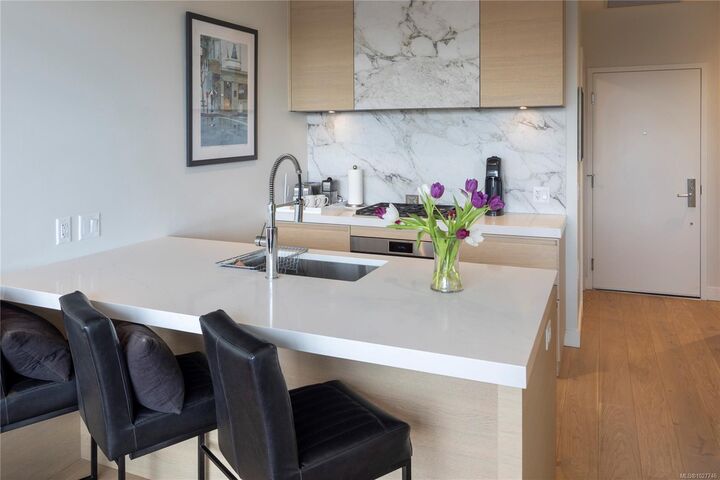 Property Photo: 1916 Oak Bay Ave #406 BC V8R 1C7