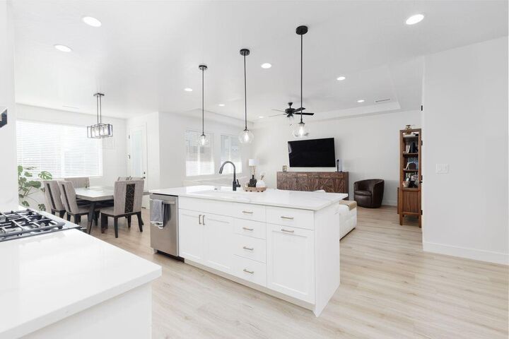 Property Photo:  2141 W 320 S  UT 84737 