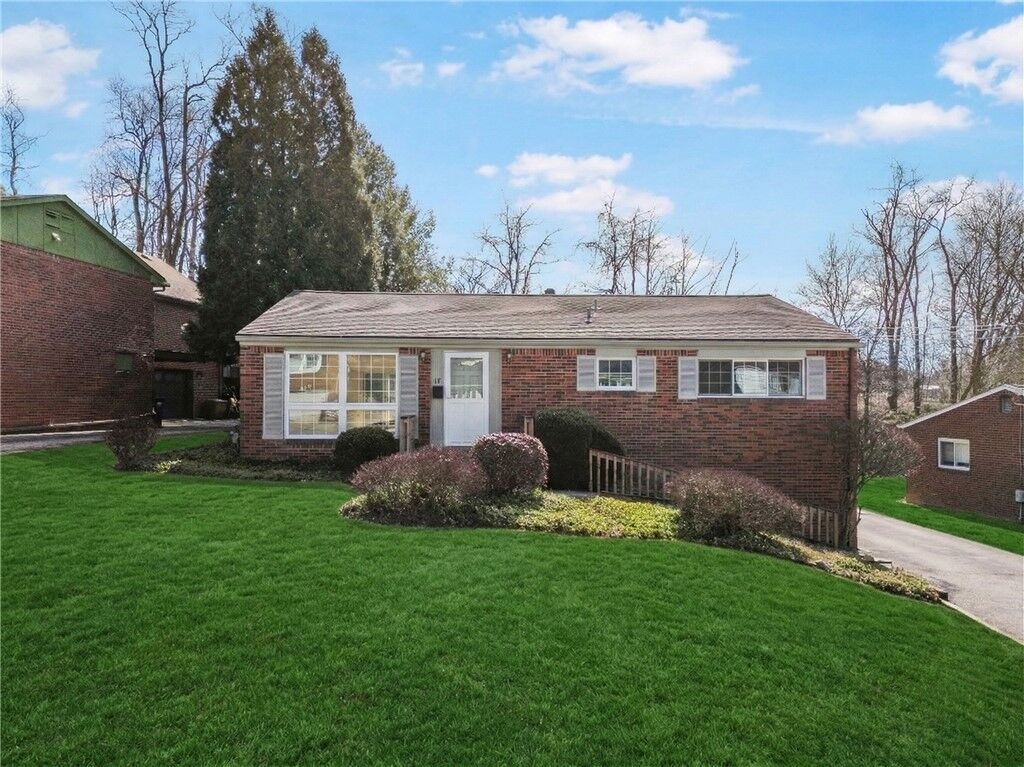 Property Photo:  117 Nassau Dr  PA 15239 
