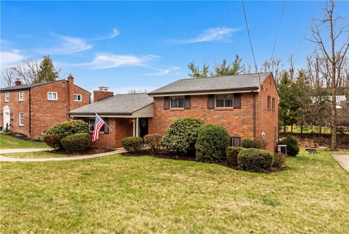 Property Photo:  1226 Harvest Dr  PA 15146 