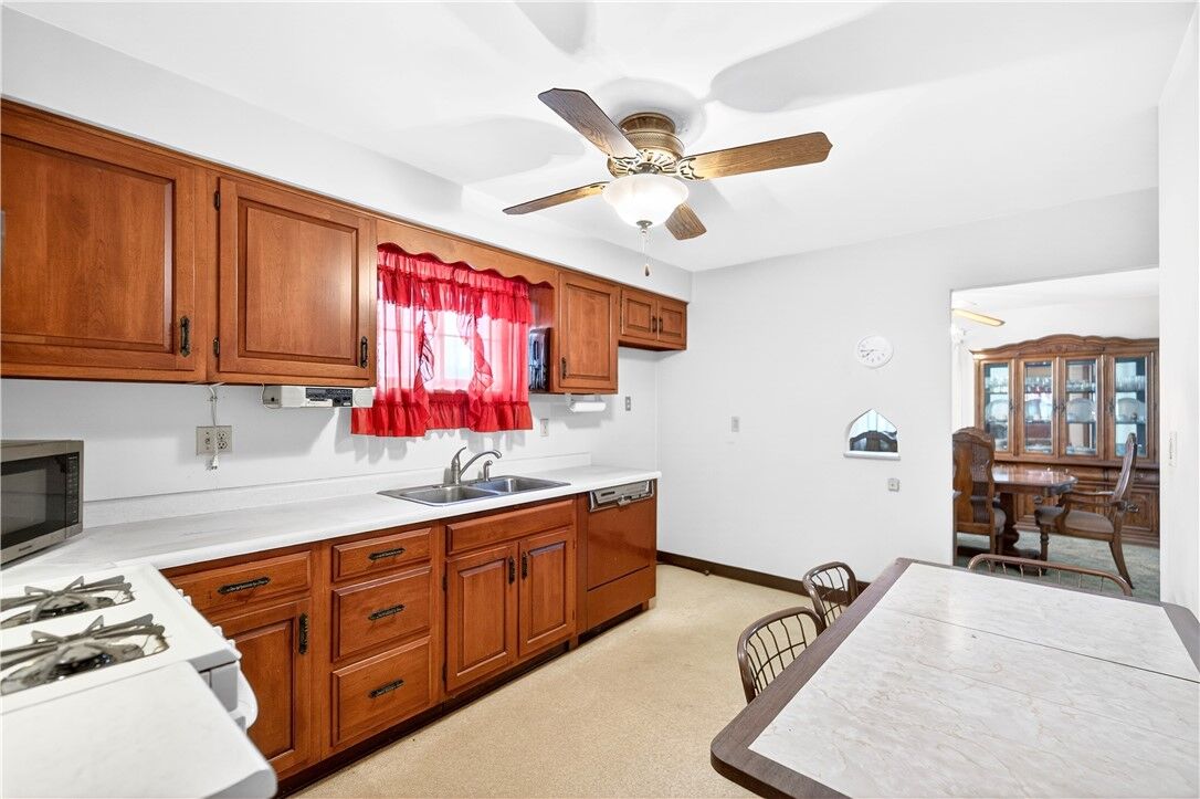 Property Photo:  21 Boyka Dr  PA 15332 