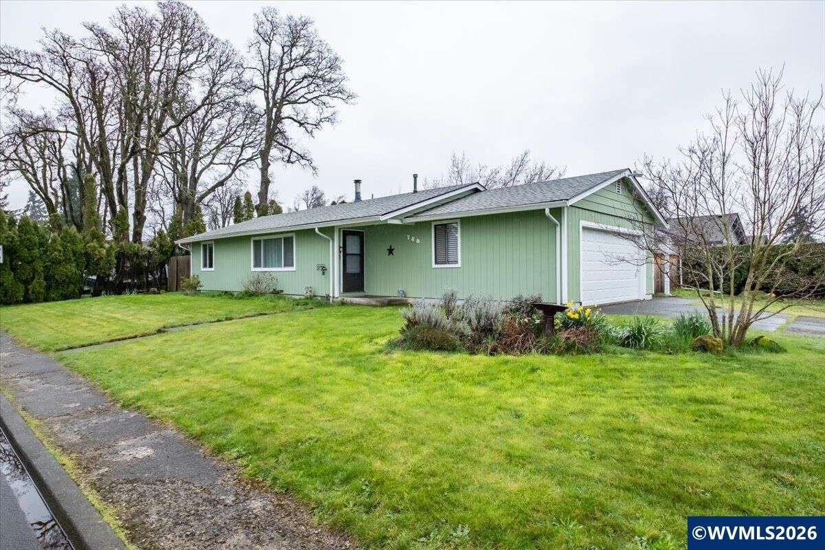 Property Photo:  740 Olney St  OR 97325 