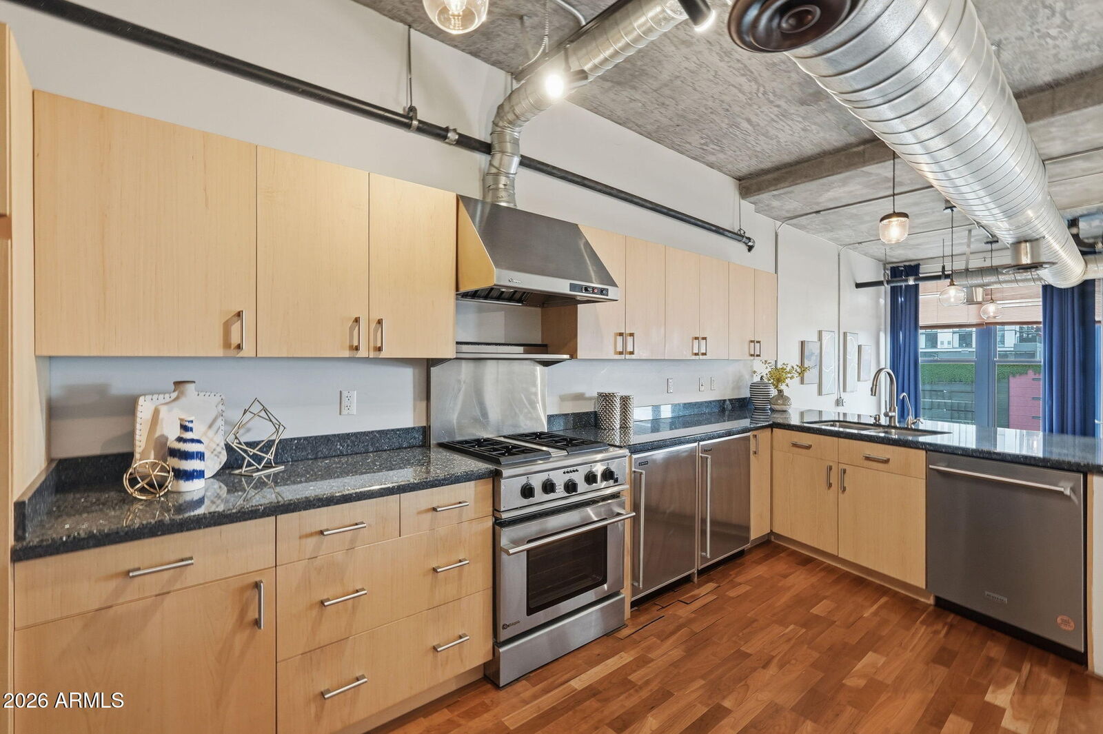 Property Photo:  21 E 6th Street 608  AZ 85281 