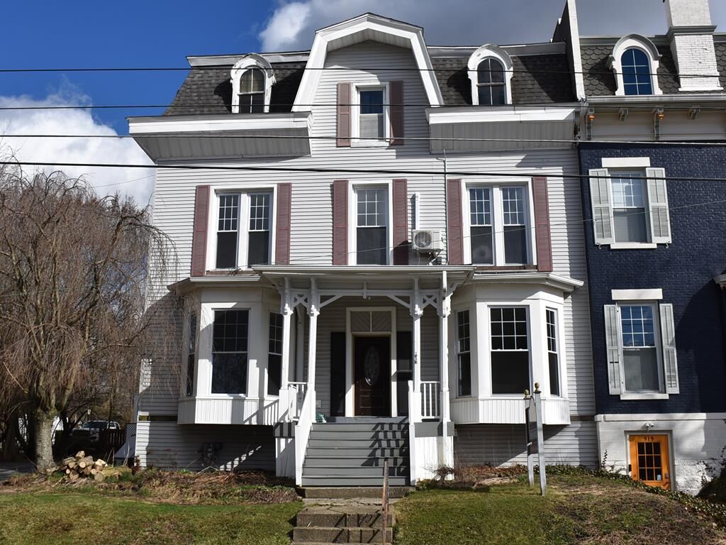 Property Photo:  915 Liberty Street  PA 16335 