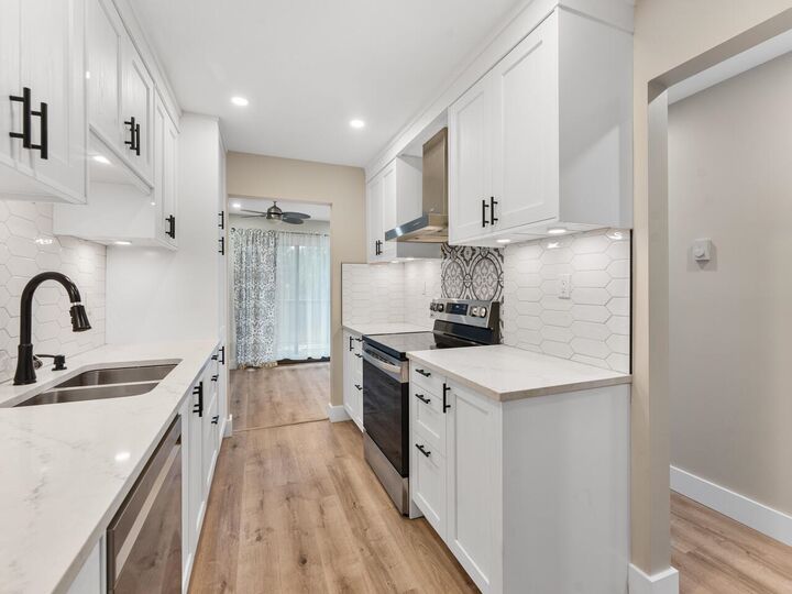 Photo de la propriété:  5191 203 Street 211  BC V3A 1V6 