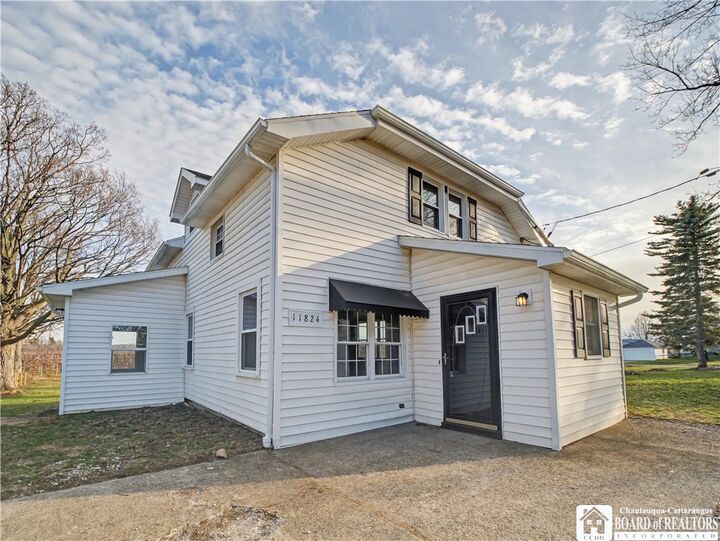 Property Photo:  11824 Old Main Road  NY 14136 
