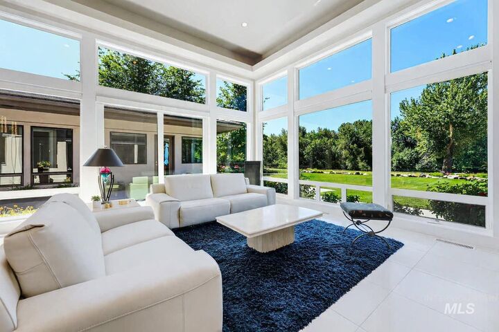 Property Photo:  325 W Rivermont Lane  ID 83616 