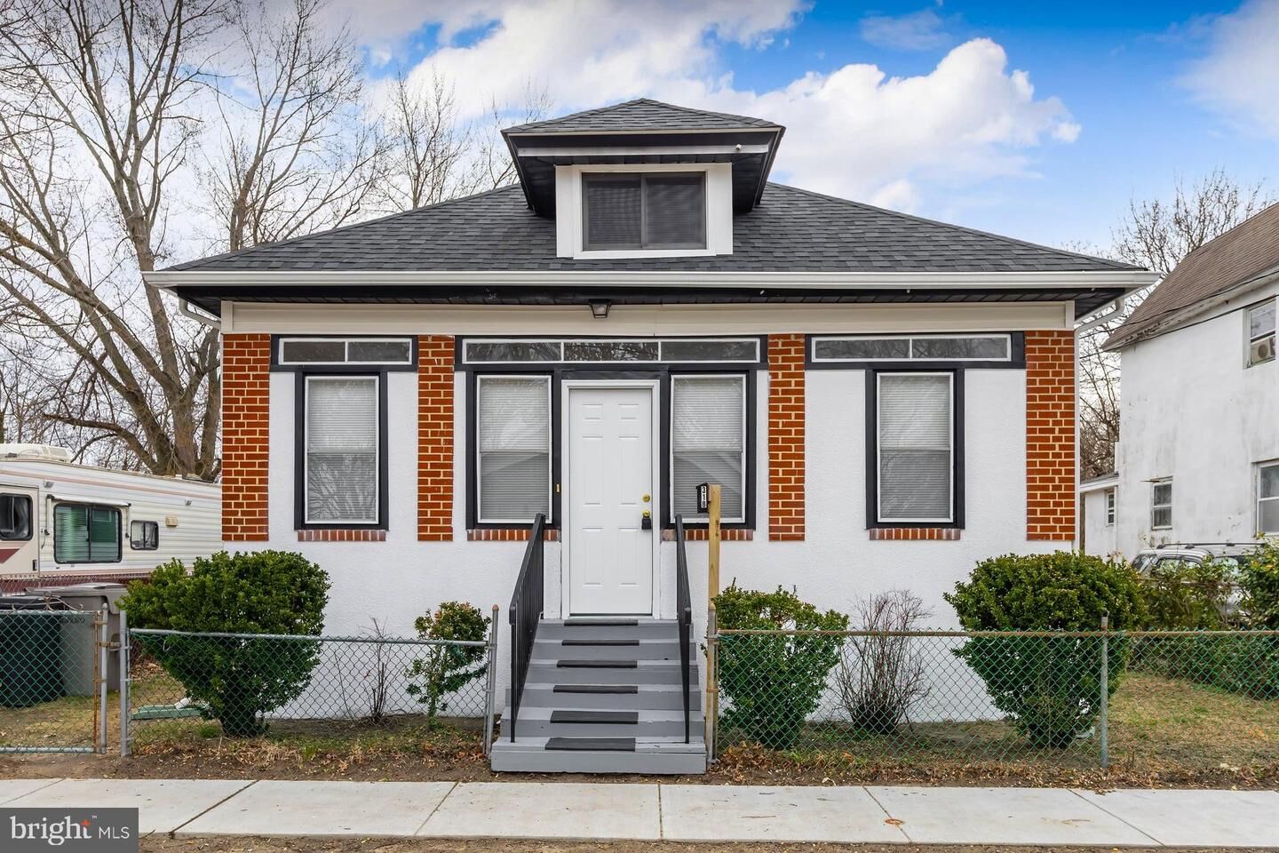 Property Photo:  318 W Buck Street  NJ 08066 