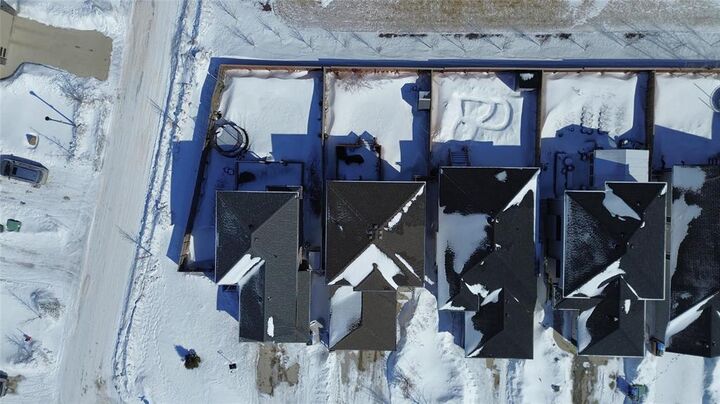 Property Photo: 113 Wapta Crescent MB R3X 0P1