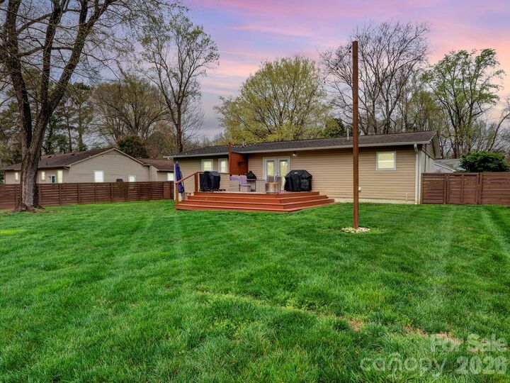 Property Photo:  4214 Vinetta Court  NC 28215 