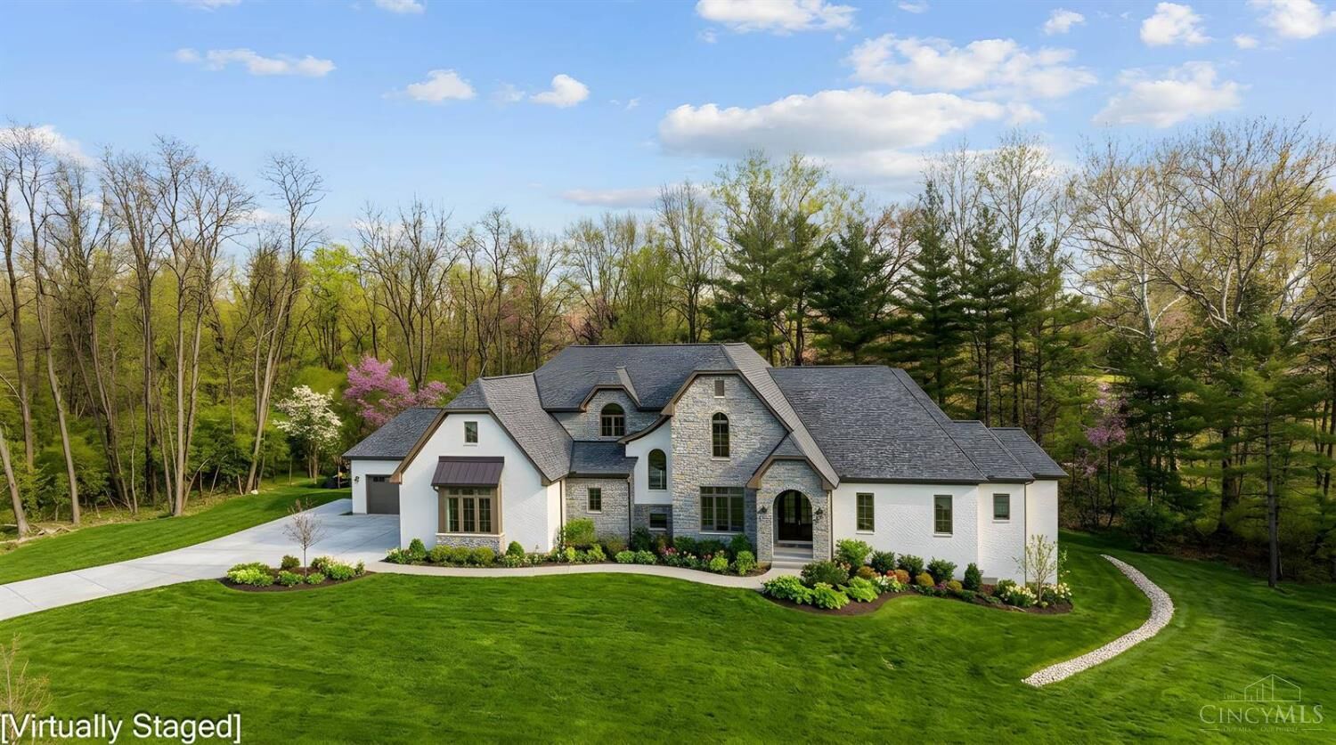 Property Photo:  2 Abbey Place  OH 45243 