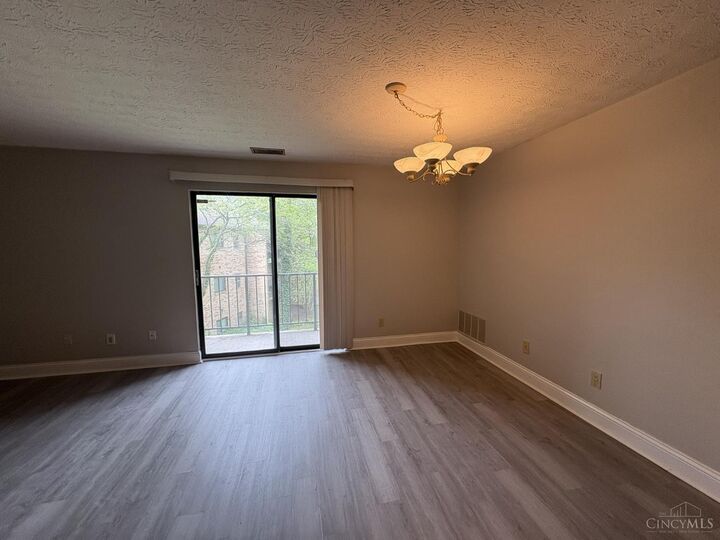 Property Photo:  7234 Creekview Drive  OH 45247 