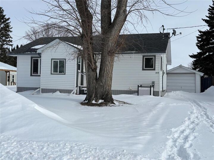 Property Photo: 212 Hossack Avenue MB R0K 1G0