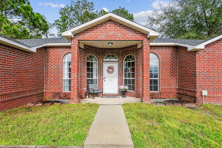 Property Photo:  1238 Northview Drive  FL 32536 