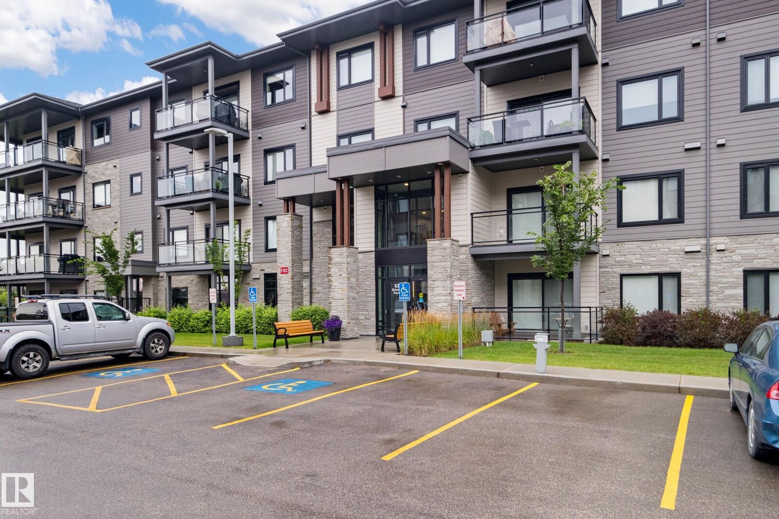 Property Photo:  524 Griesbach Parade Parade NW 420  AB T5E 6X2 