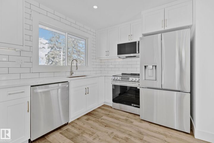 Property Photo:  26 Alcott Crescent  AB T8N 2H8 
