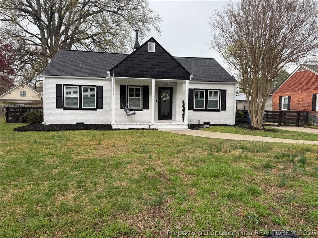 Property Photo: 202 Miles Court NC 28303