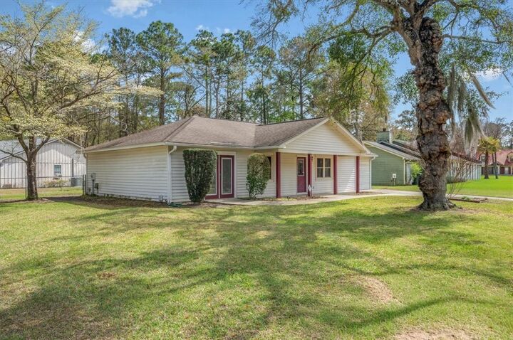 Property Photo:  122 Chatford Drive  GA 31525 