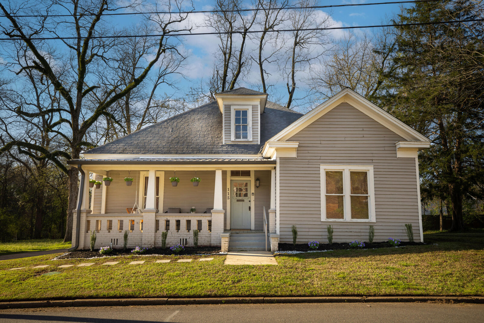 Property Photo:  115 W Gillespie  MS 39759 