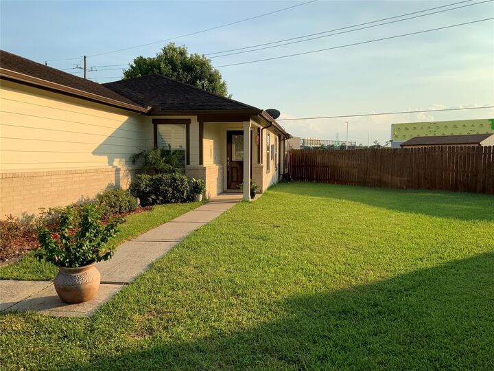 Property Photo:  15506 Red Pine Ridge Way  TX 77049 