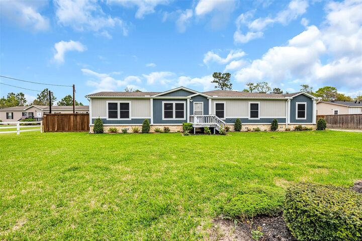 Property Photo: 27250 Remmington Forest E TX 77355