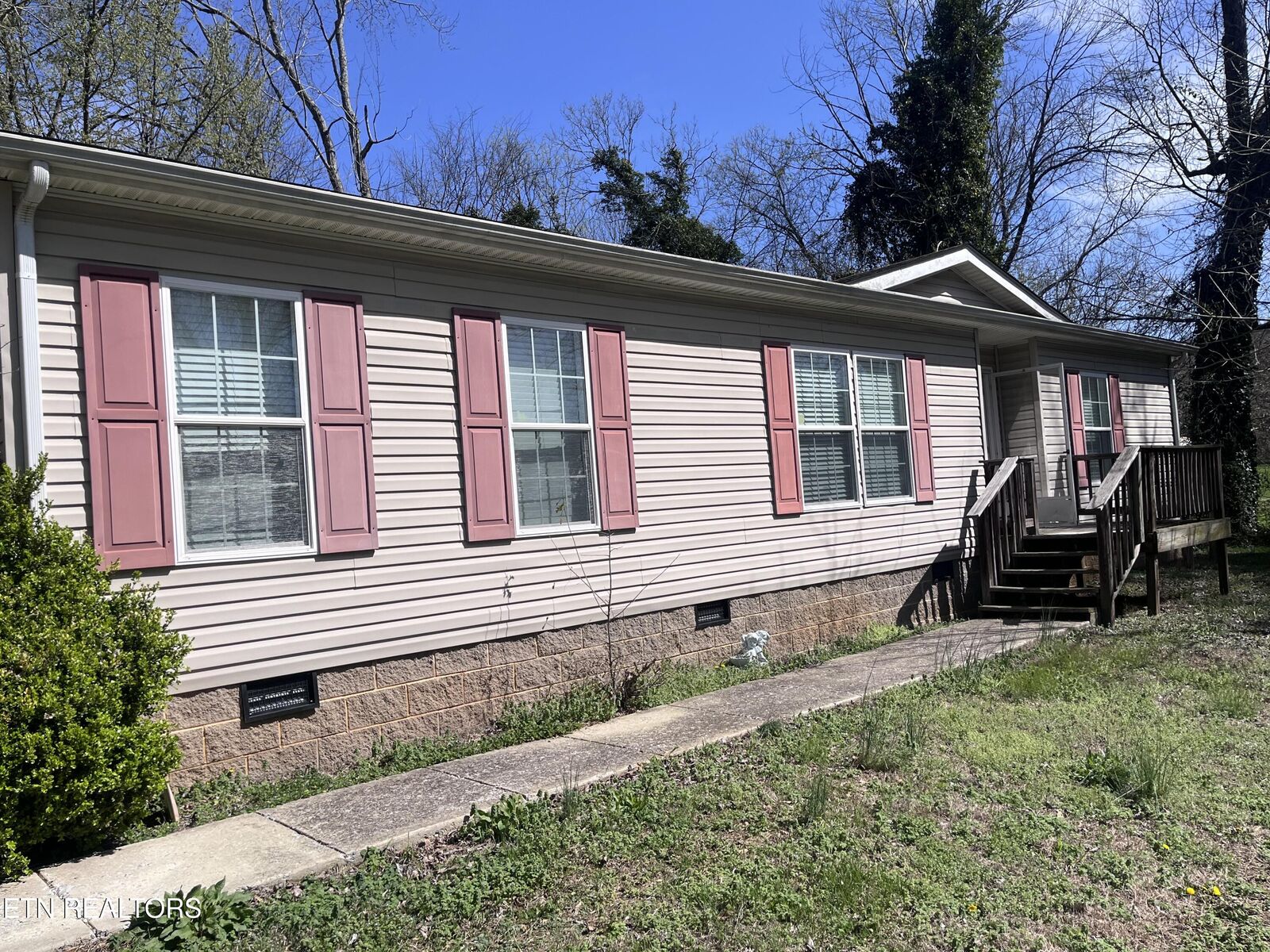 Property Photo: 414 Palmer St TN 37763