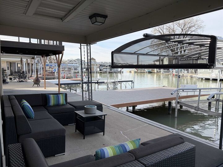 Property Photo: 205 Mill Isle NE 69101