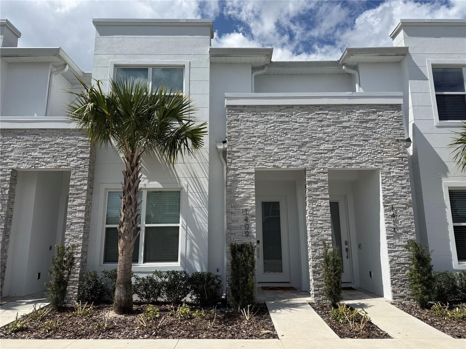 Property Photo: 1409 Serendipity Lane FL 34714