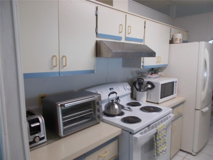 Property Photo:  6811 Anapa Court  FL 34287 