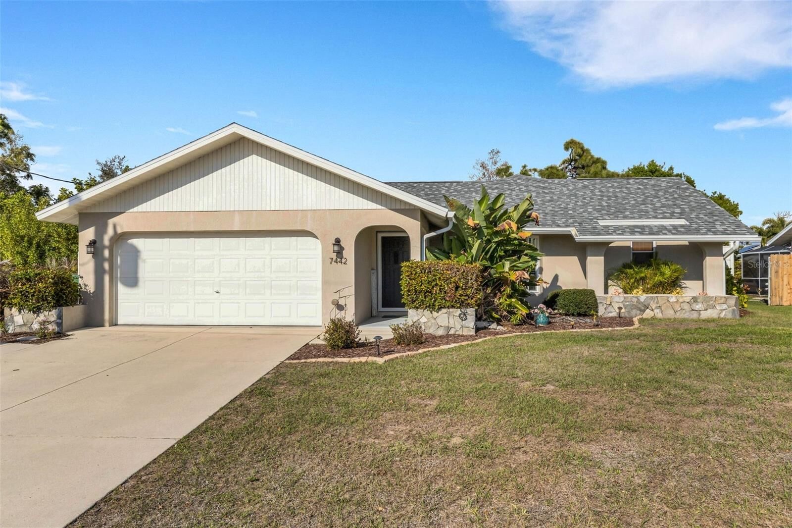 Property Photo:  7442 Rosemont Drive  FL 34224 