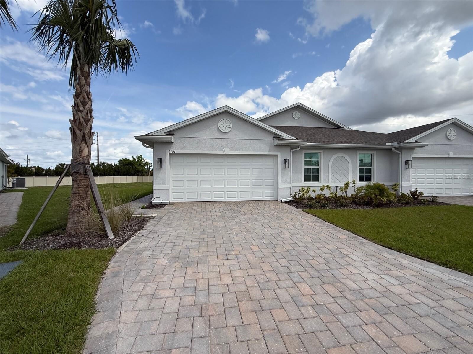 Property Photo:  9404 Sunbeam Circle  FL 33950 