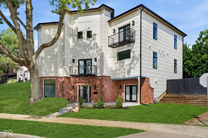 Property Photo:  2130 Brookside Parkway North Drive  IN 46201 