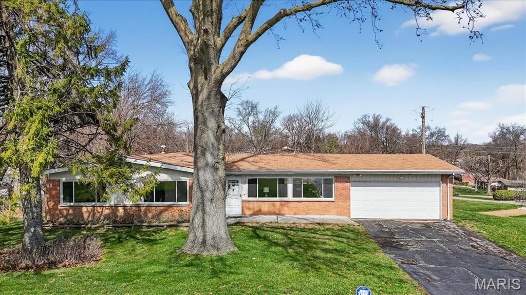 Property Photo: 6 Nassau Circle MO 63146