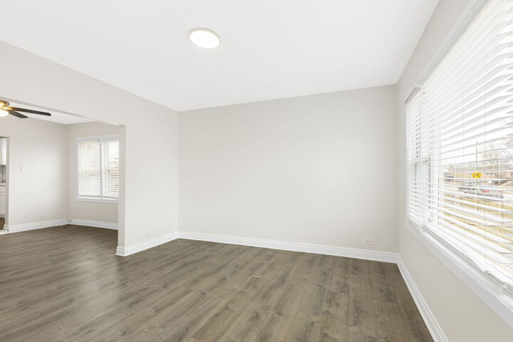 Property Photo:  9001 S Parnell Avenue  IL 60620 